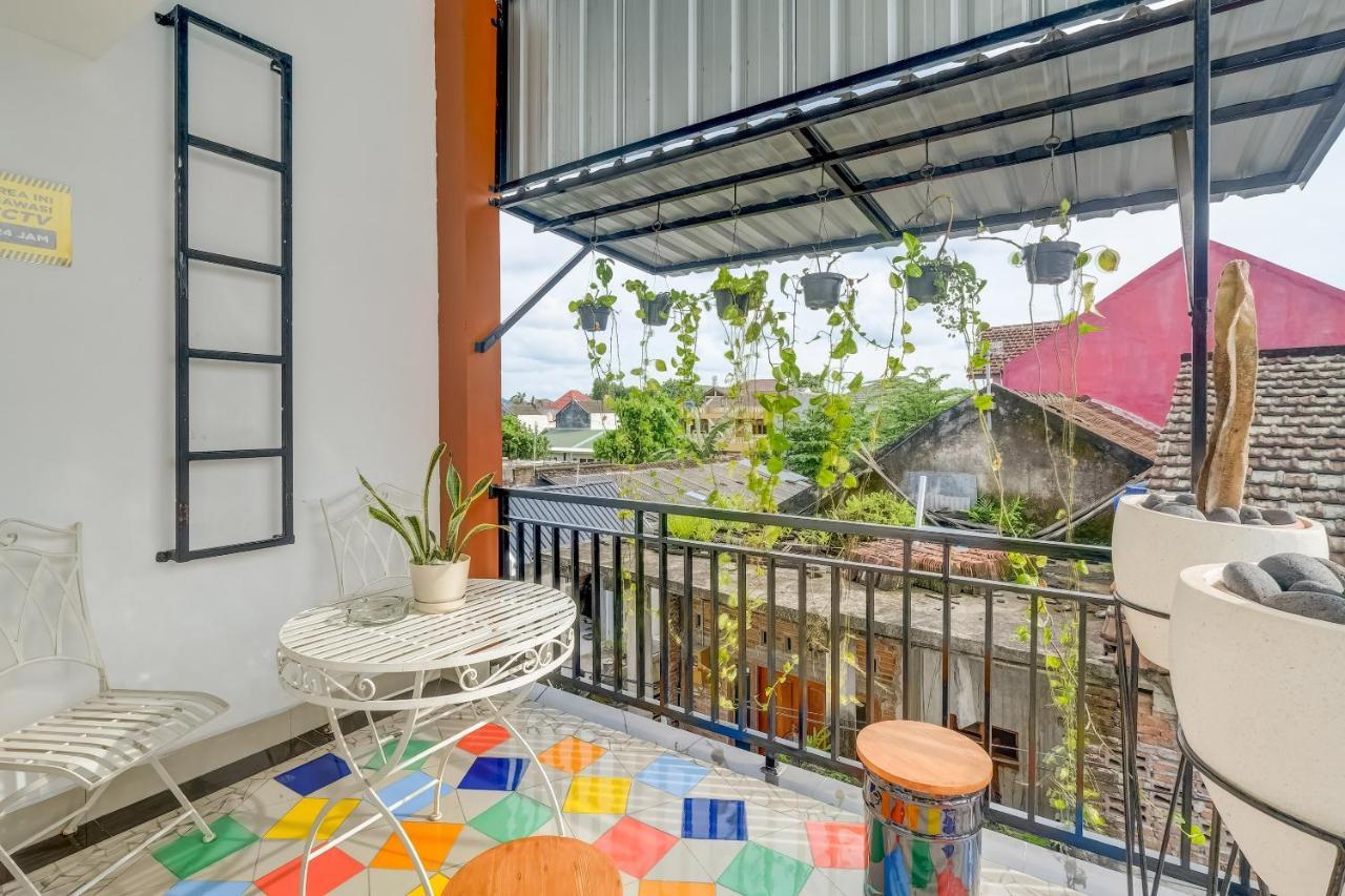 Hotel Super Oyo 3496 Griya Gayatri Syariah Melati Exterior foto