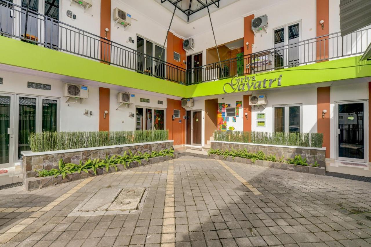 Hotel Super Oyo 3496 Griya Gayatri Syariah Melati Exterior foto