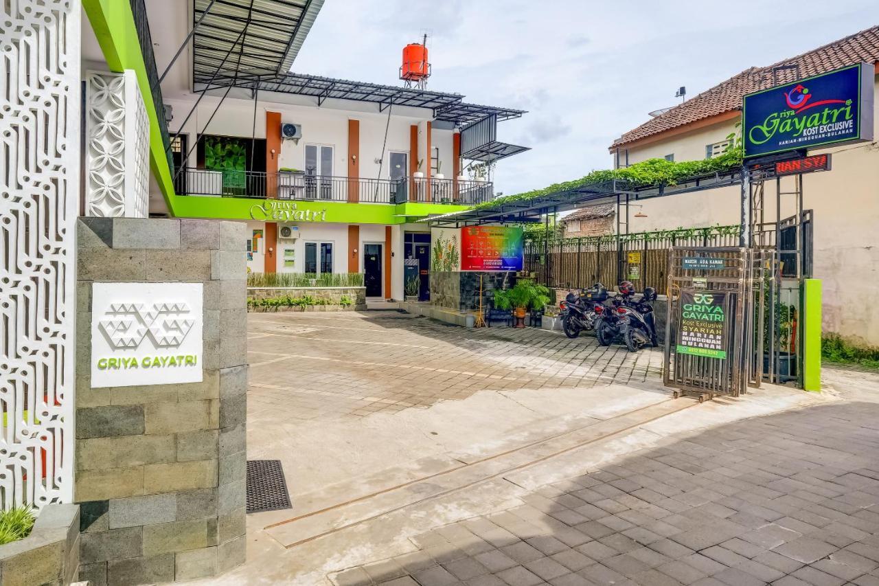 Hotel Super Oyo 3496 Griya Gayatri Syariah Melati Exterior foto