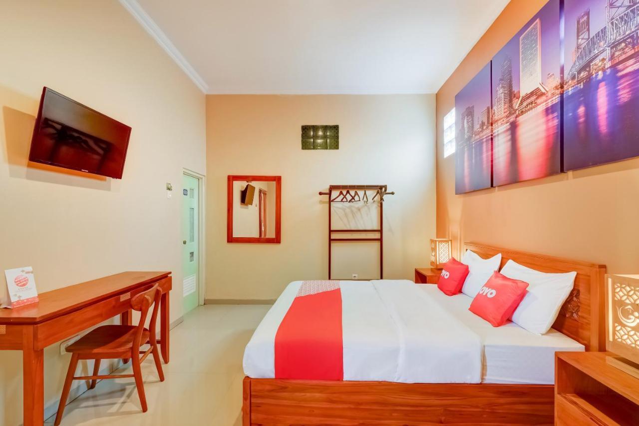 Hotel Super Oyo 3496 Griya Gayatri Syariah Melati Exterior foto