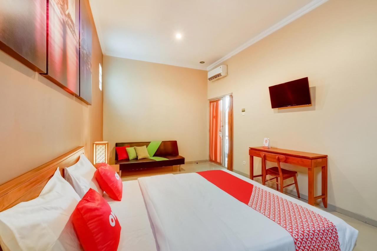 Hotel Super Oyo 3496 Griya Gayatri Syariah Melati Exterior foto