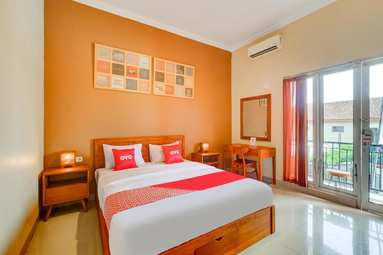 Hotel Super Oyo 3496 Griya Gayatri Syariah Melati Exterior foto