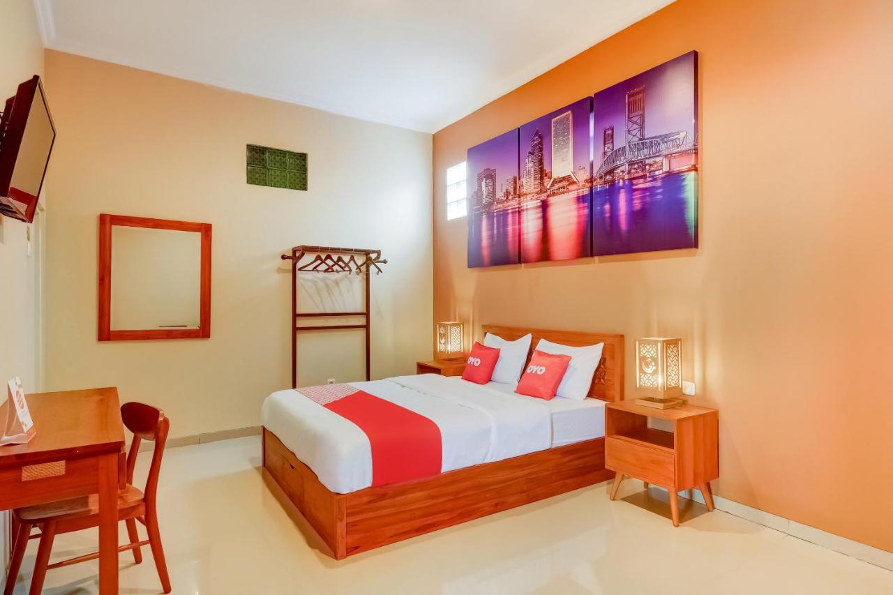 Hotel Super Oyo 3496 Griya Gayatri Syariah Melati Exterior foto