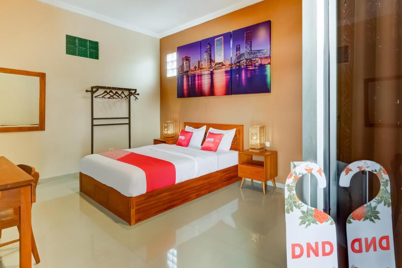 Hotel Super Oyo 3496 Griya Gayatri Syariah Melati Exterior foto