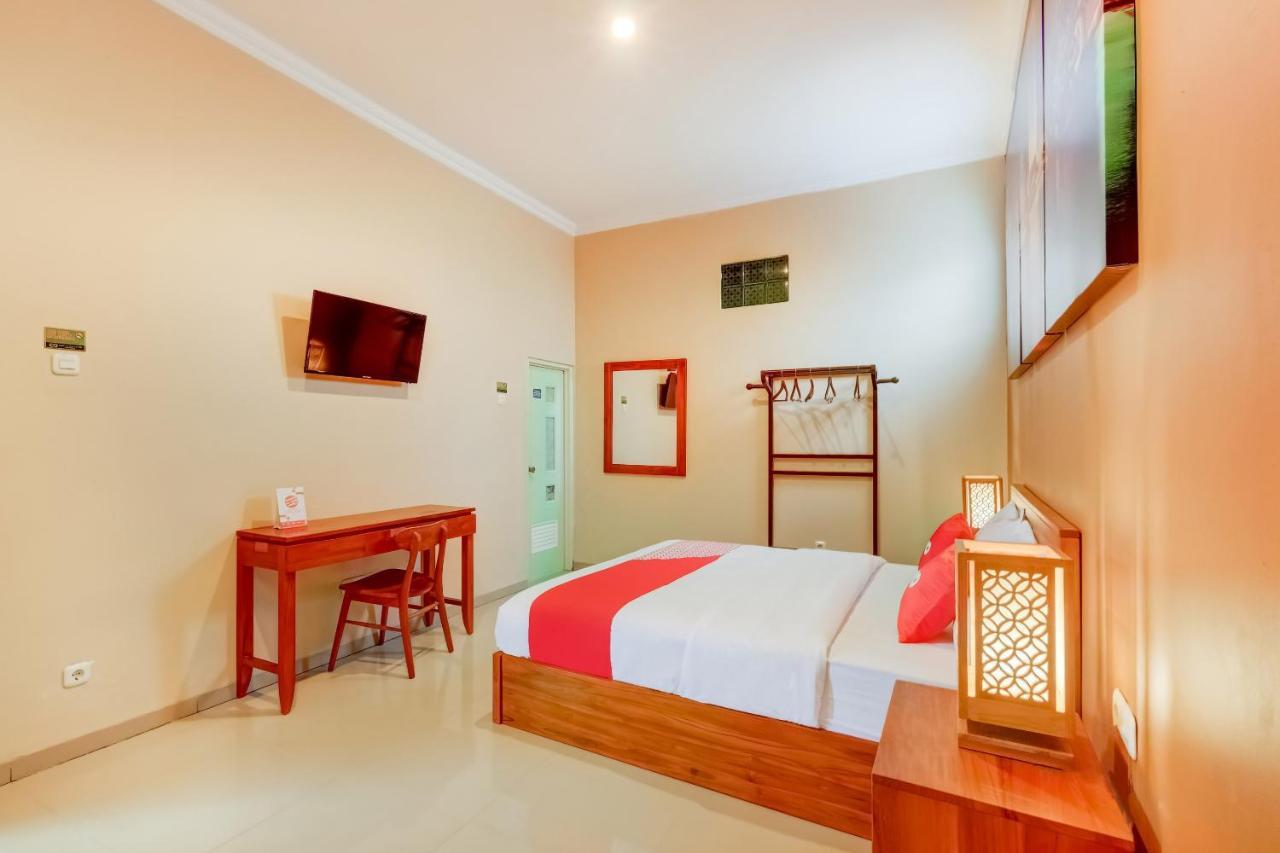 Hotel Super Oyo 3496 Griya Gayatri Syariah Melati Exterior foto