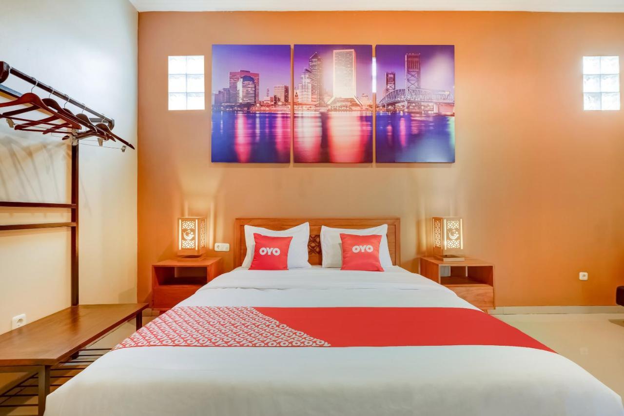 Hotel Super Oyo 3496 Griya Gayatri Syariah Melati Exterior foto