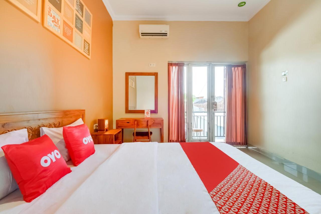 Hotel Super Oyo 3496 Griya Gayatri Syariah Melati Exterior foto