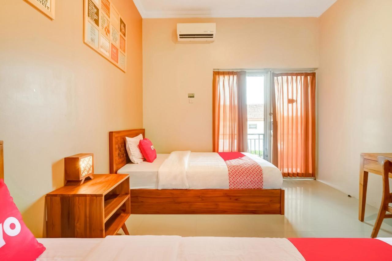 Hotel Super Oyo 3496 Griya Gayatri Syariah Melati Exterior foto